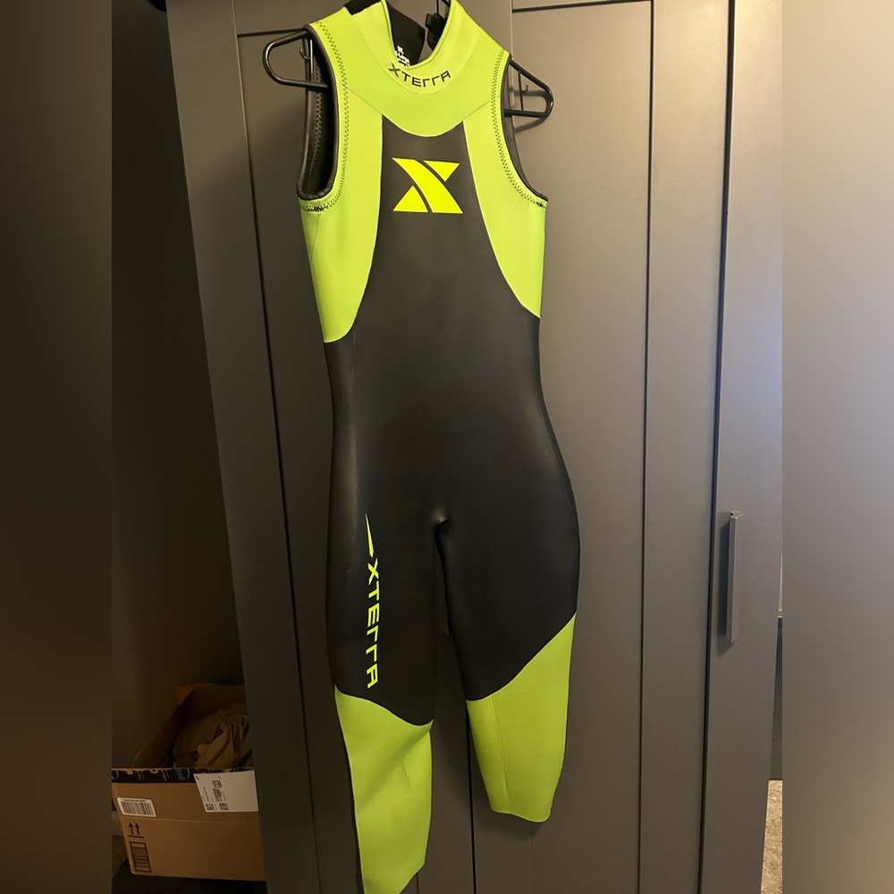 Xterra Woman’s Vivid sleeveless Large